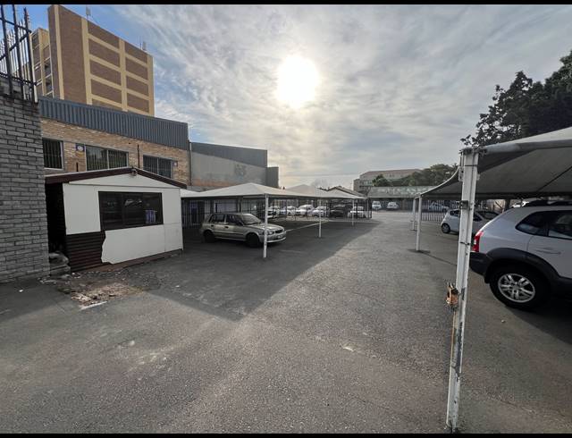 2,113M² RETAIL FOR SALE IN PAROW EAST